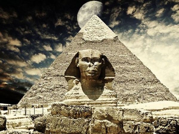 Пирамиды Египта и свойства пространства поличисел
